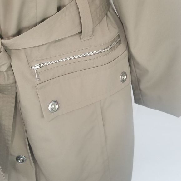 Women's TOWER by London Fog Hooded Lightweight Rain Jacket.  Size M. #282 - Picture 6 of 13